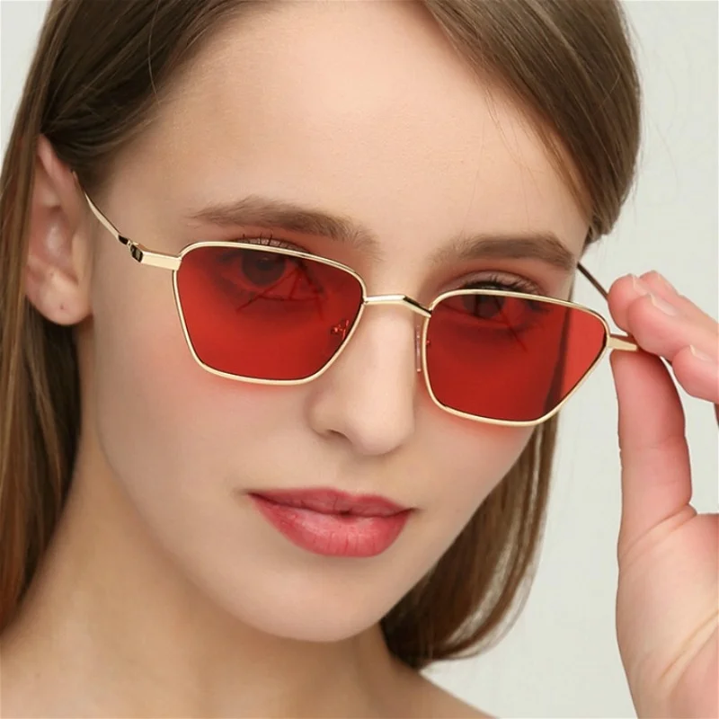 

New Retro Sunglasses Women Metal Frame Women Sunglasses Cute Sexy Brand Designer Summer Small Frame Black Red UV400 Sun Glasses