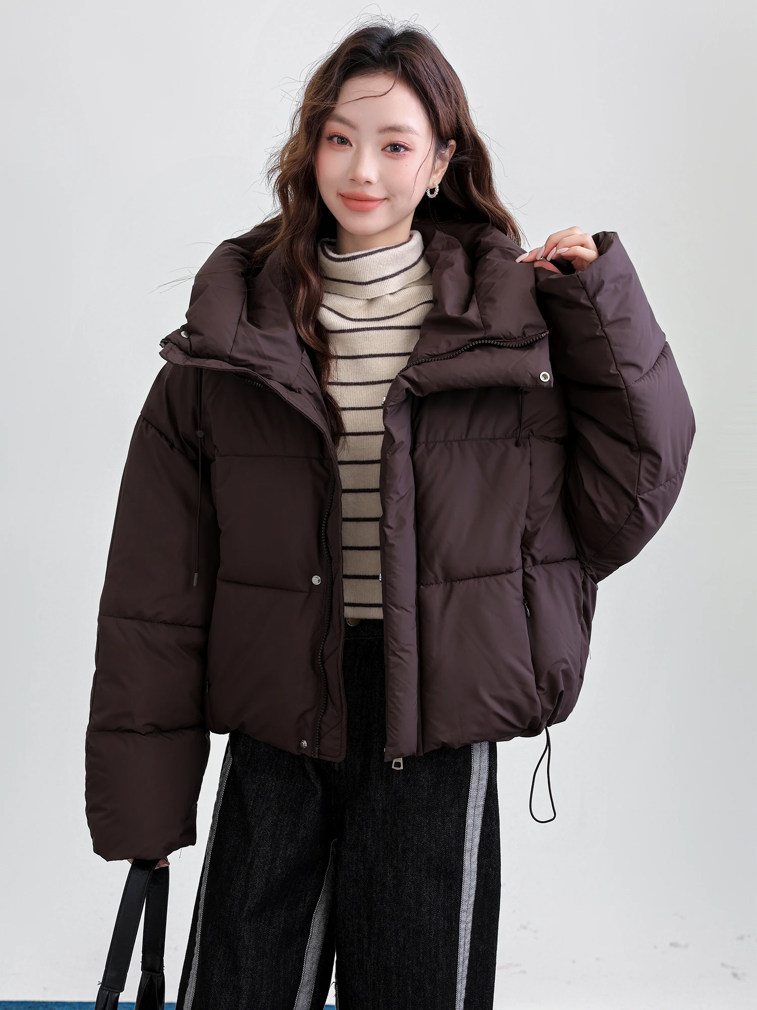 Qikaqi 2024 новинка зимы темно-коричневый пуховик с капюшоном одежда хлопковой