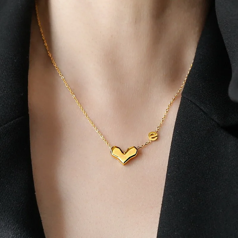 

New Three-dimensional Love Necklace Women's Short Clavicle Chain Titanium Steel Plated 18k Gold Jewelry Accessories