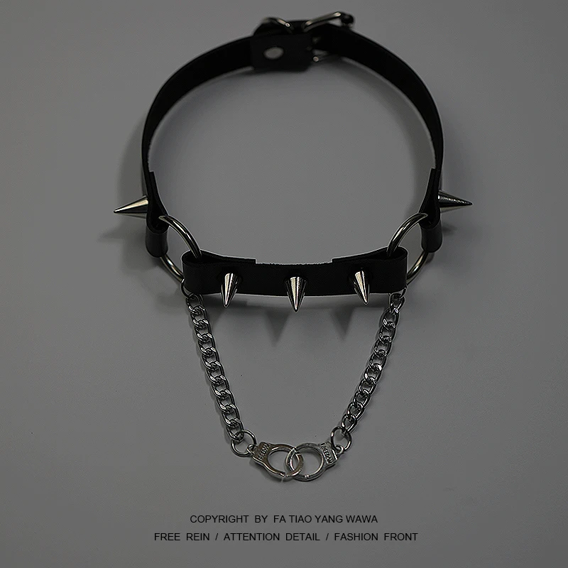 

Chain spiked black collar lady