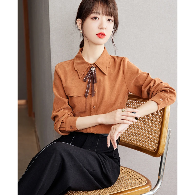 Блузка женская демисезонная с длинным рукавом отложным воротником и бантом