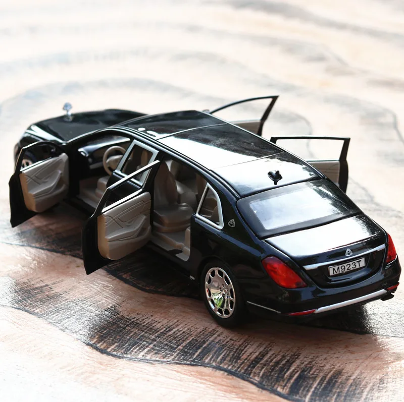 

1:24 Maybach S600 Lengthen Zinc Alloy Car Model High Simulation Sound And Light Pull Back Kids Toy Christmas Gift