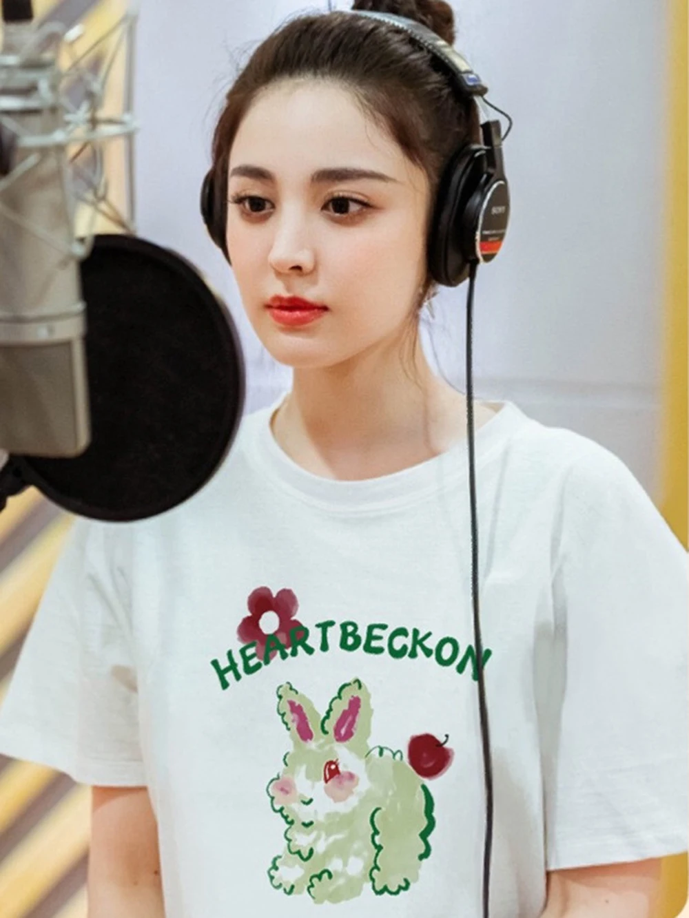 

Женская одежда, футболки, корейские модные футболки, повседневная свободная уличная футболка, женская одежда, кавайная одежда с рисунком ки...