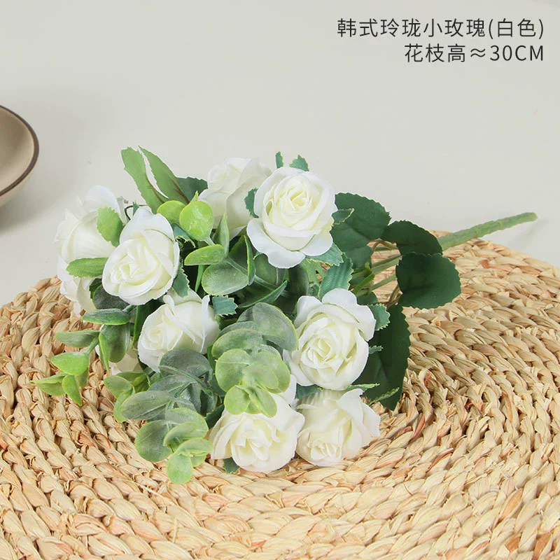 Искусственные розы из шелка белый букет 10 головок