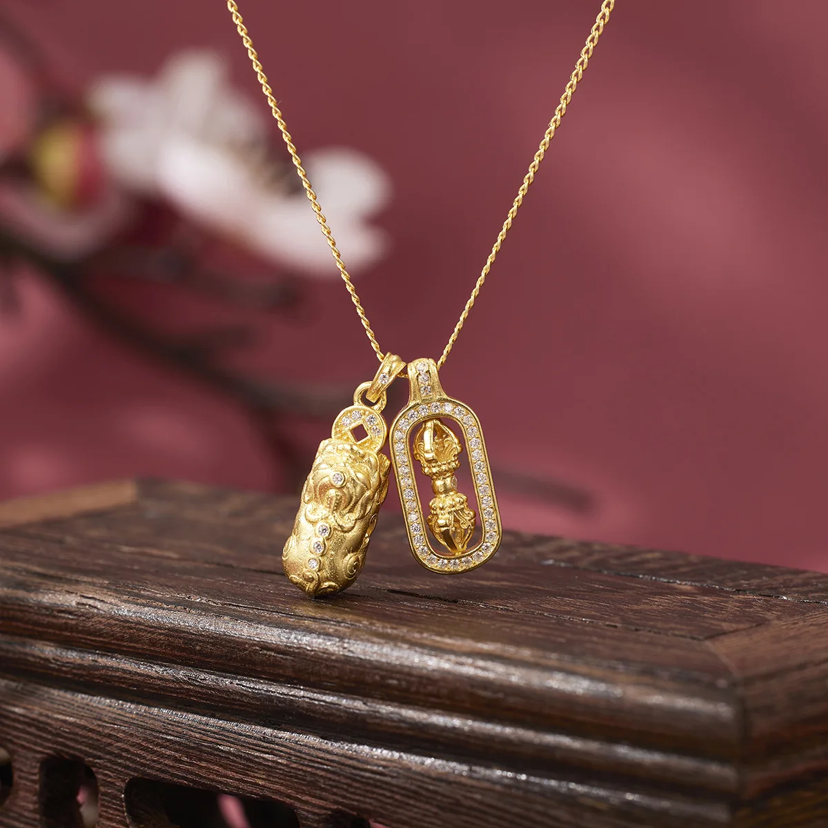 Серебряное ожерелье с бриллиантом Pixiu