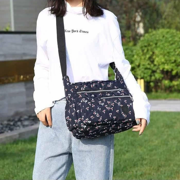 2023 New  Canvas Shoulder Bag and Versatile Oxford Multi-layer Middle-aged and Elderly Female Satchel Bag Messenger Bag