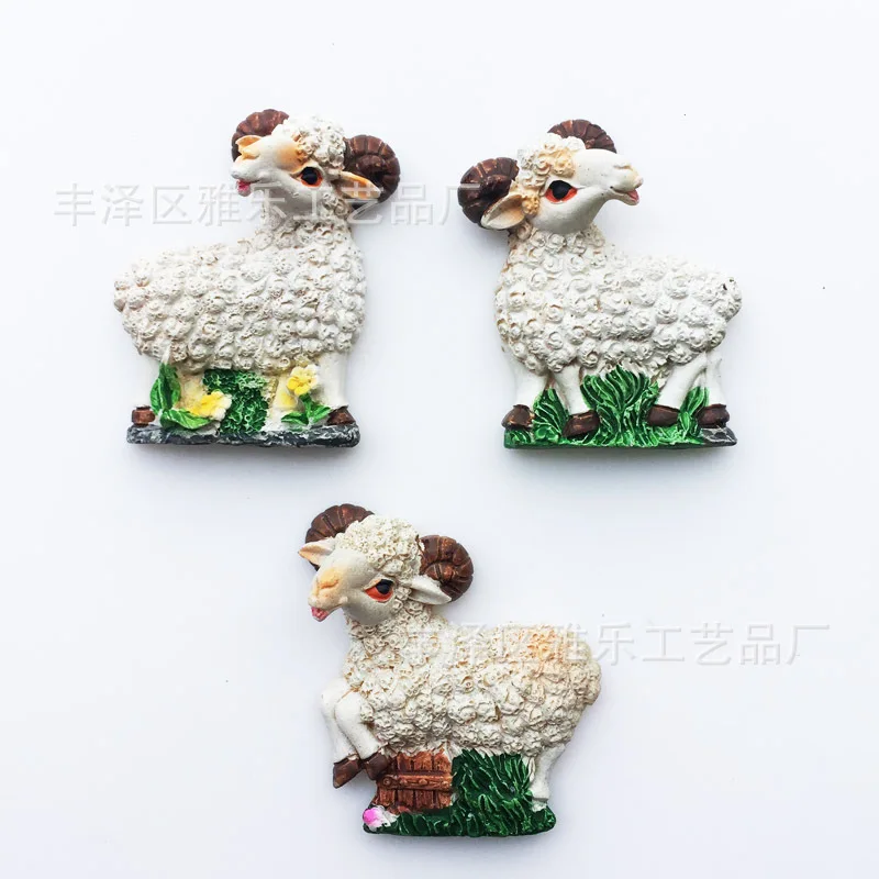 

Милая трехмерная мультяшная овечка украшение ручной работы Смола цветная живопись Творческая фотография