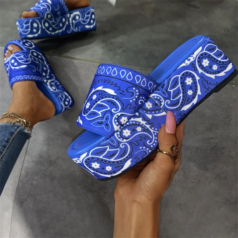 2023 Spring/summer Women New High-heeled Thick-soled Casual All-match Graffiti Style Slippers Large Size Outdoor Beach Sandals