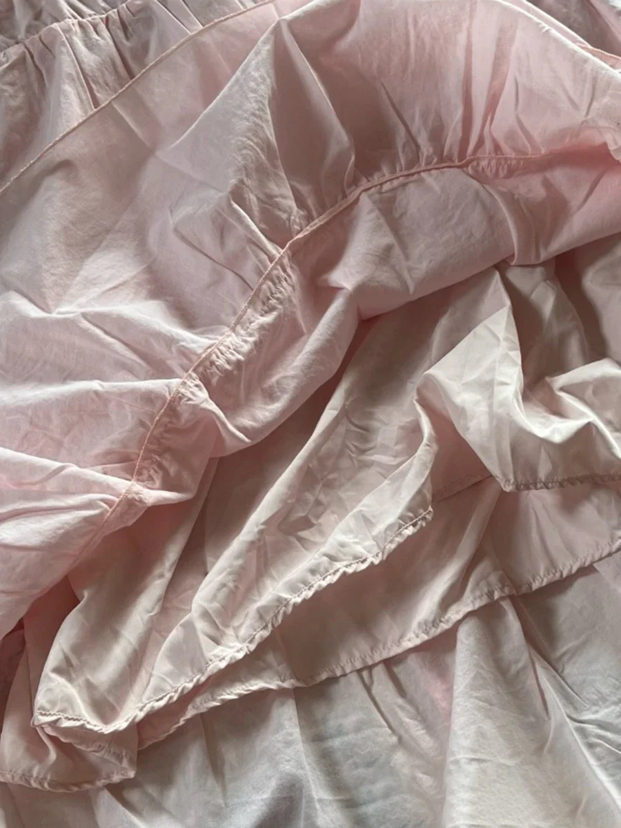 Женское платье с цветочной вышивкой