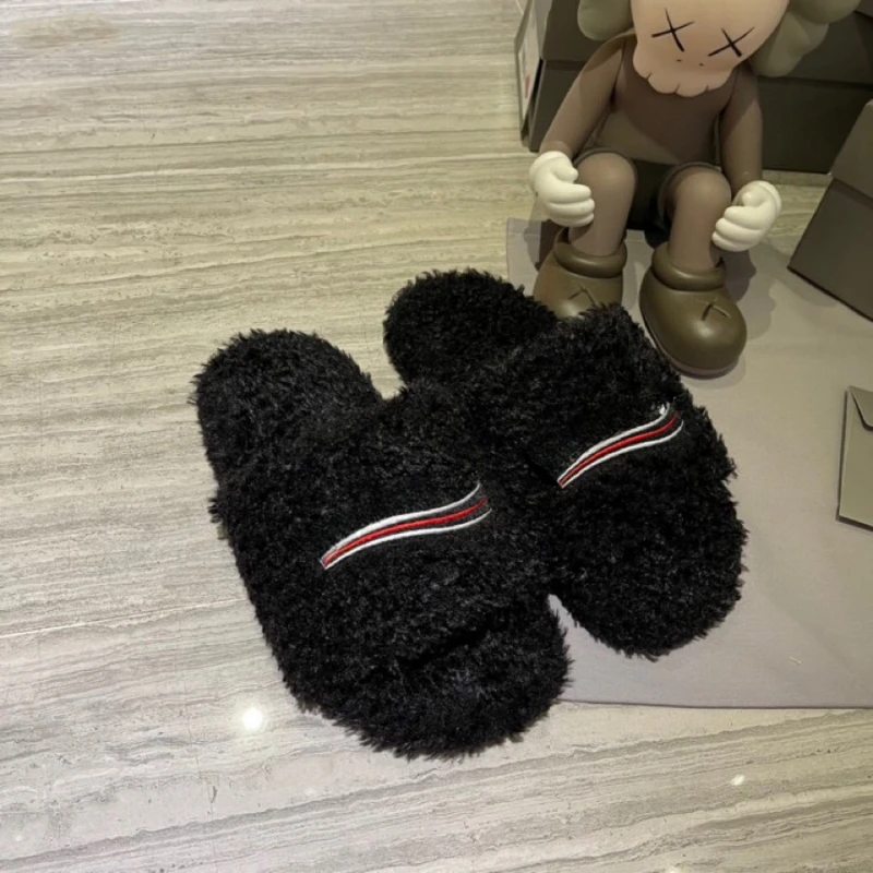 

European and American women's spring and autumn woolen slippers, wearing lamb wool flat bottomed cotton slippers on the outside