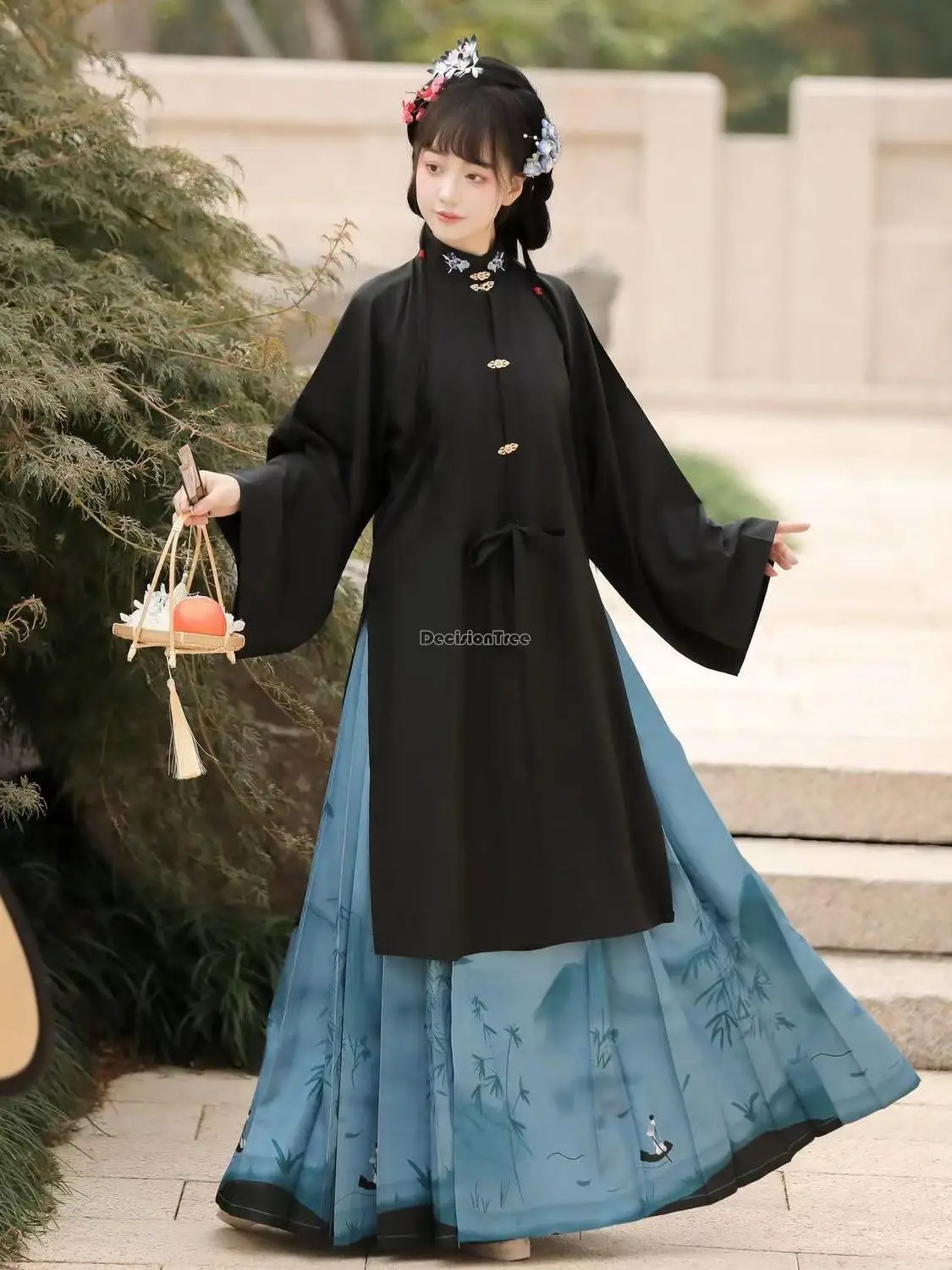 

2023 китайский женский hanfu Женский династии Мин топ с воротником-стойкой длинное пальто с принтом плиссированная юбка Повседневный Новый повседневный комплект hanfu s671
