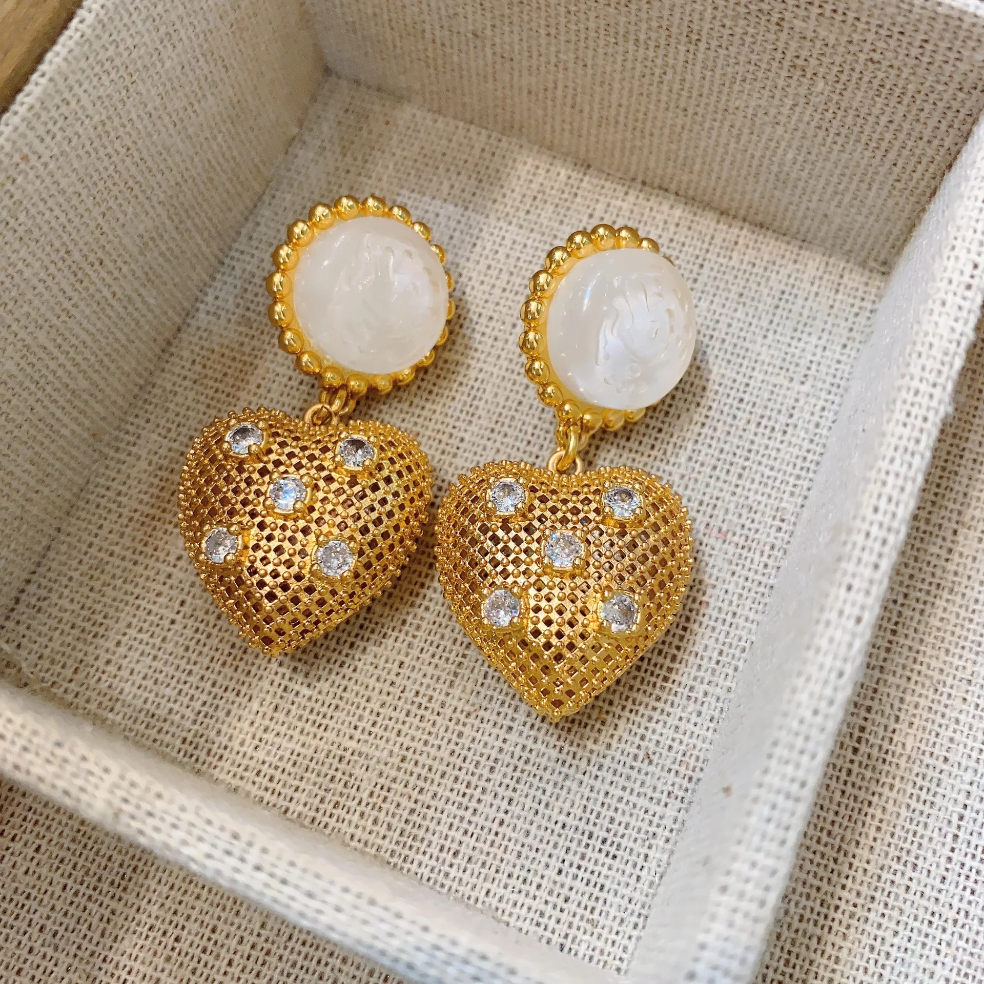 

French court vintage style golden woven love zircon pendant earrings elegant women long peach heart stud earrin