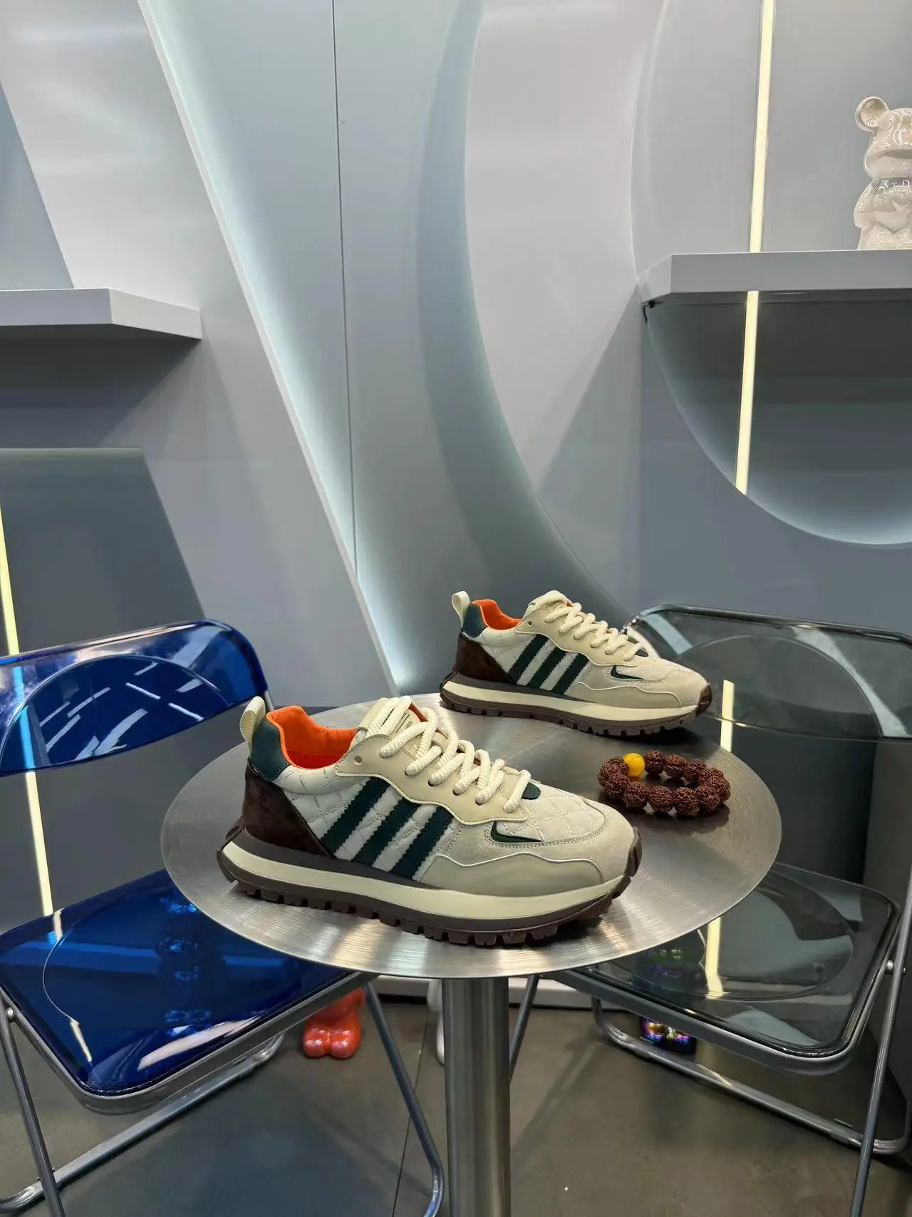 Универсальные модные кроссовки с тремя полосками и низом для подростков осенние