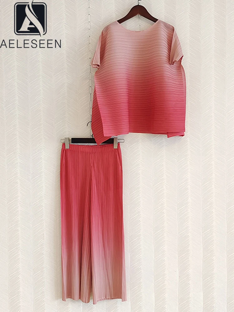 

AELESEEN Runway Fashion Pleated Suit 2022 Summer Women Red Blue Green Elegant Top + Pants Holiday Prarty 2 Pieces Set