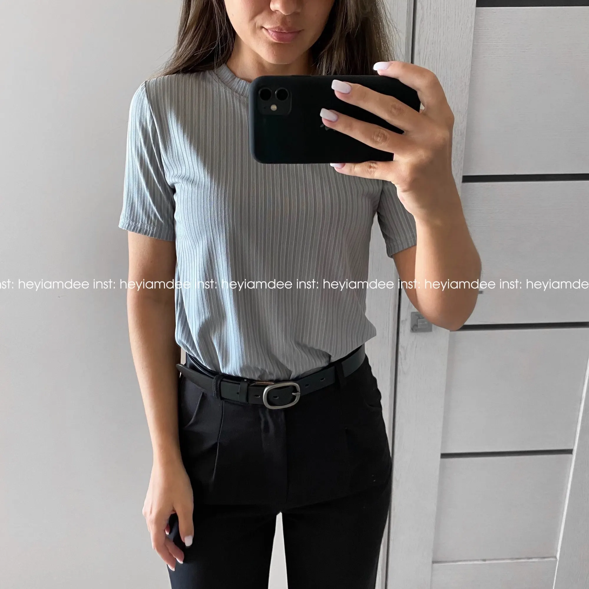 Блузка женская с круглым вырезом и коротким рукавом весна-лето 2022