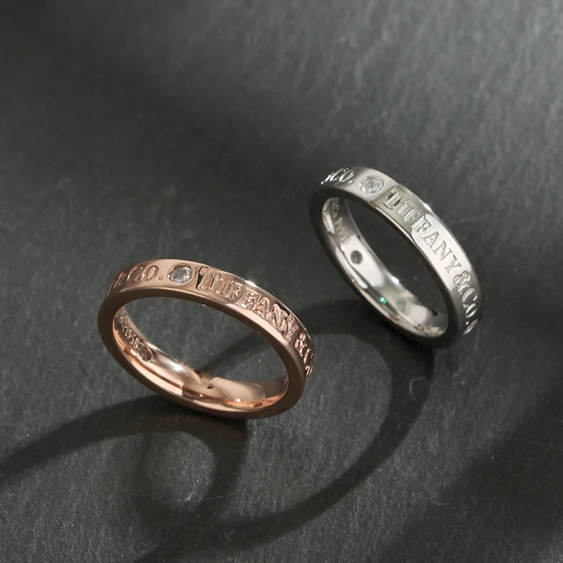 

Женское кольцо из серебра 925 пробы