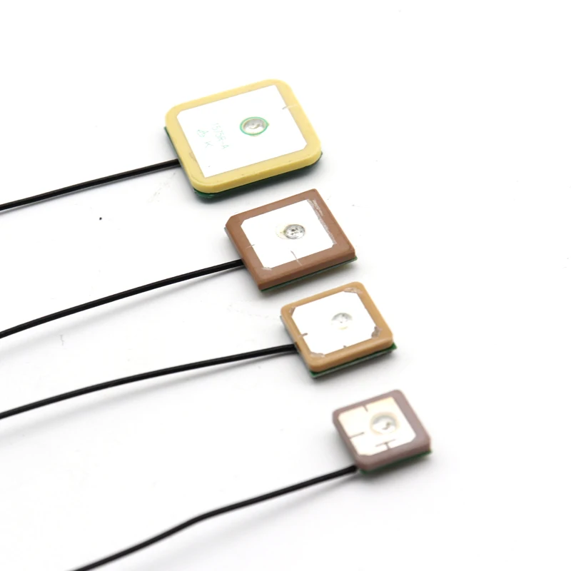 Тонкая Двухчастотная Антенна GPS + Beidou с керамикой 28 дБ высоким коэффициентом