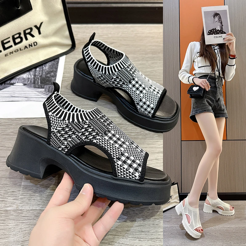 

Летние сетчатые женские сандалии на массивном каблуке, новинка 2023, модные вязаные туфли-лодочки на платформе, повседневные женские сланцы с...