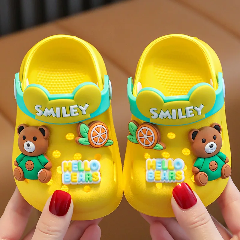 Kids Summer Cartoon Cave Hole Sandals 2023 Garden Slippers Beach Sandals Anti Slip Sandals With Soft Soles Quick Dry Shoes