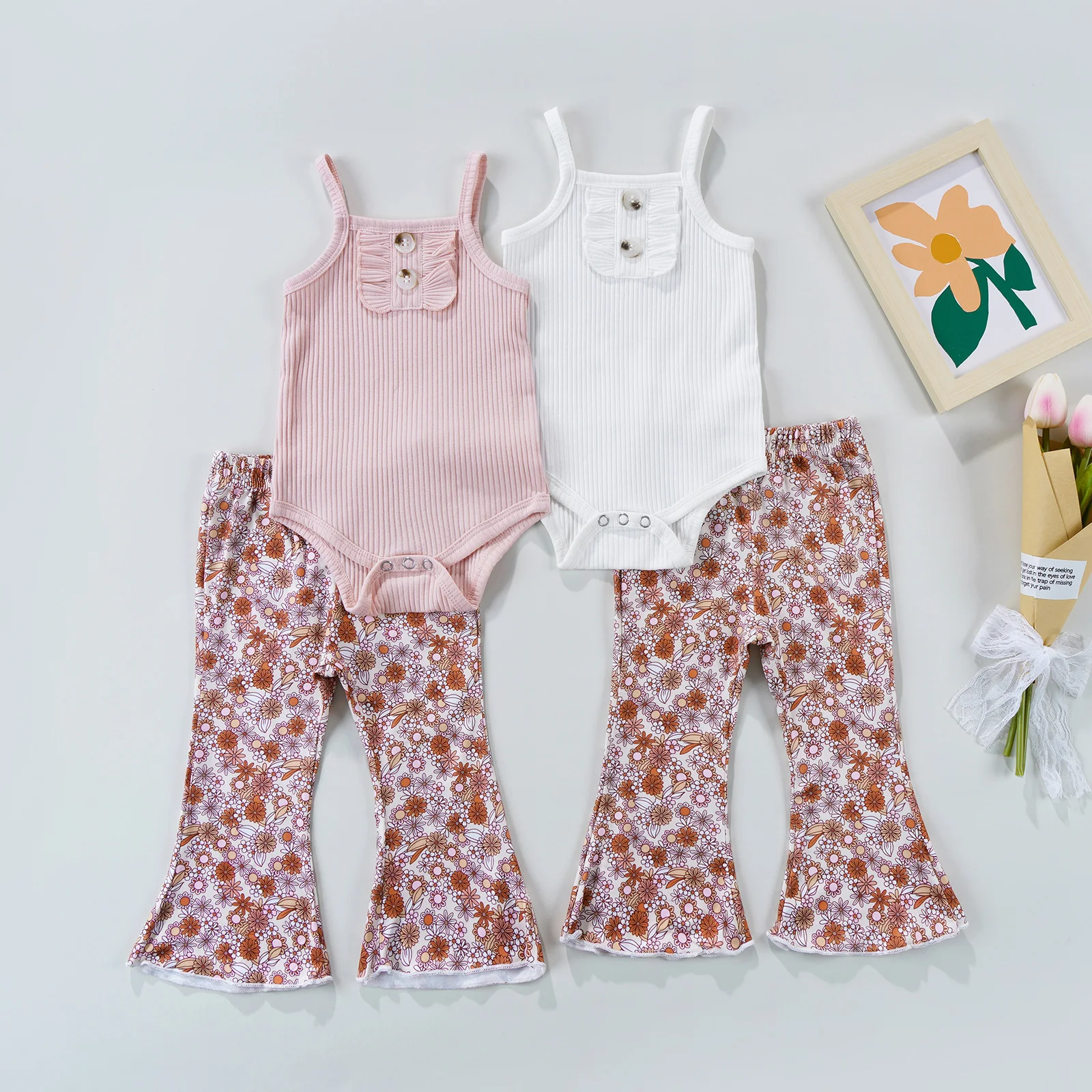 

0-24 Months Newborn girls two-piece outfits, sleeveless ribbed Button Bodysuit + elastic waist floral Bell-bottom Trousers