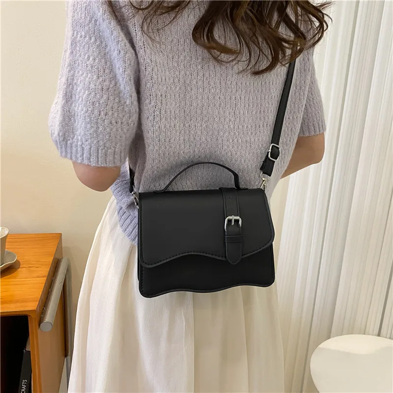 

Женская сумка через плечо в стиле ретро, милая индивидуальная простая квадратная сумка в Корейском стиле Ins, красная однотонная сумка высок...