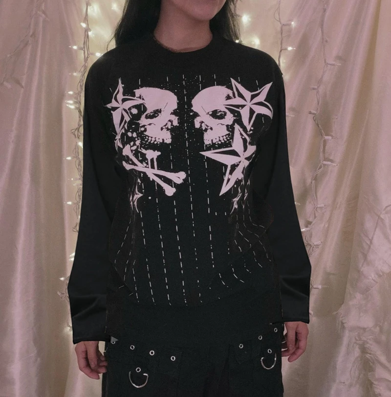 

Dourbesty Y2K Skulls Star Print Dark Academia T Shirt 2000s 90s Mall Goth Grunge Tees Retro Graphics Pullovers Vintage Clothing