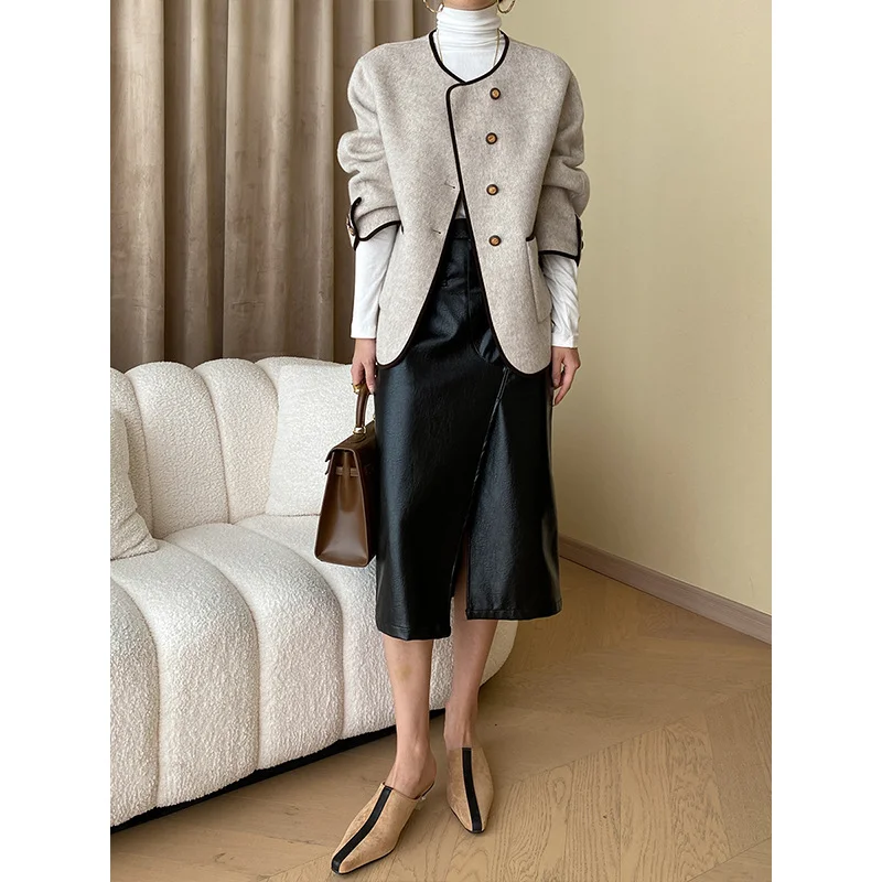 Рисунок 6 - Двустороннее шерстяное пальто контрастной