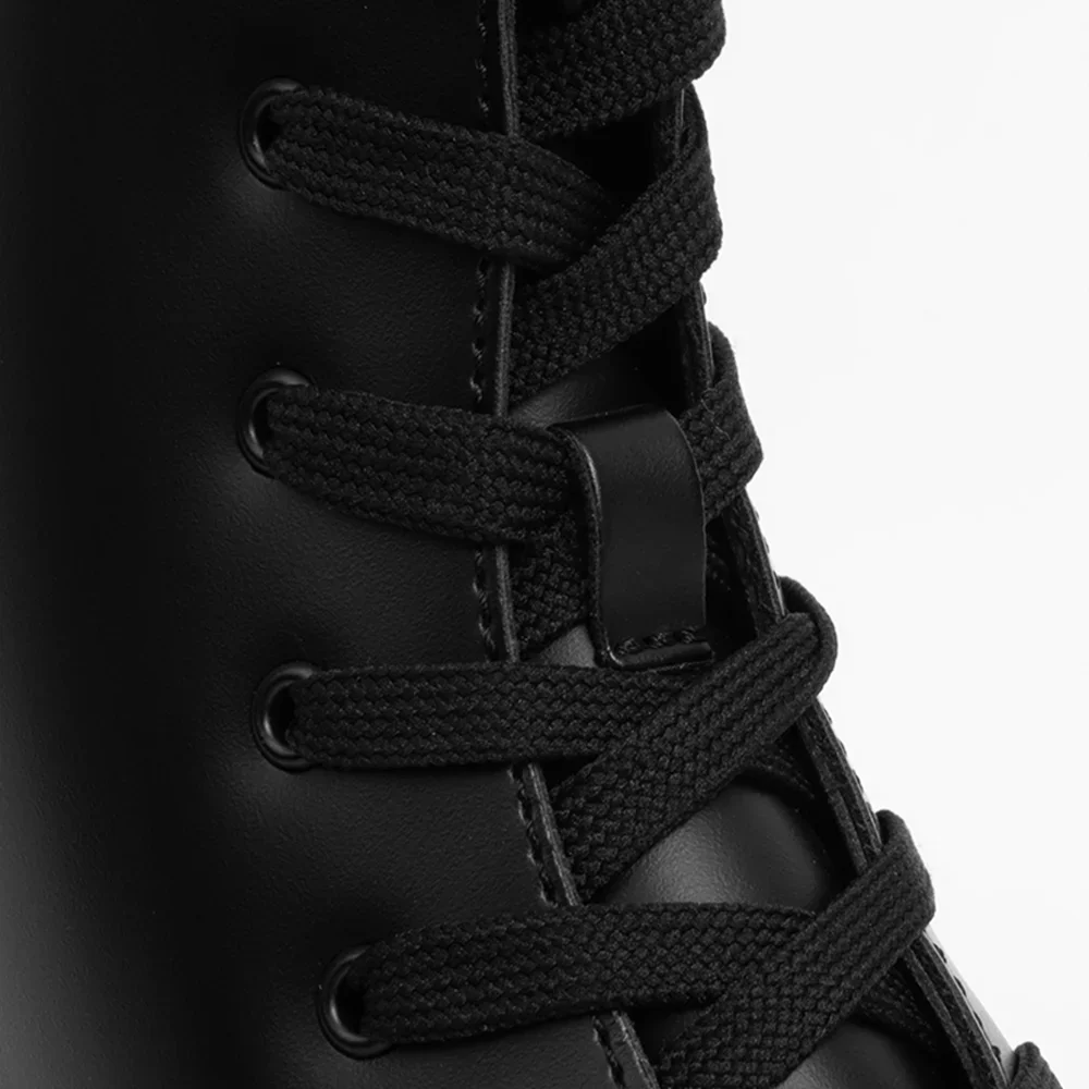 Женские черные ботинки — это классические модные удобные и крутой стиль на