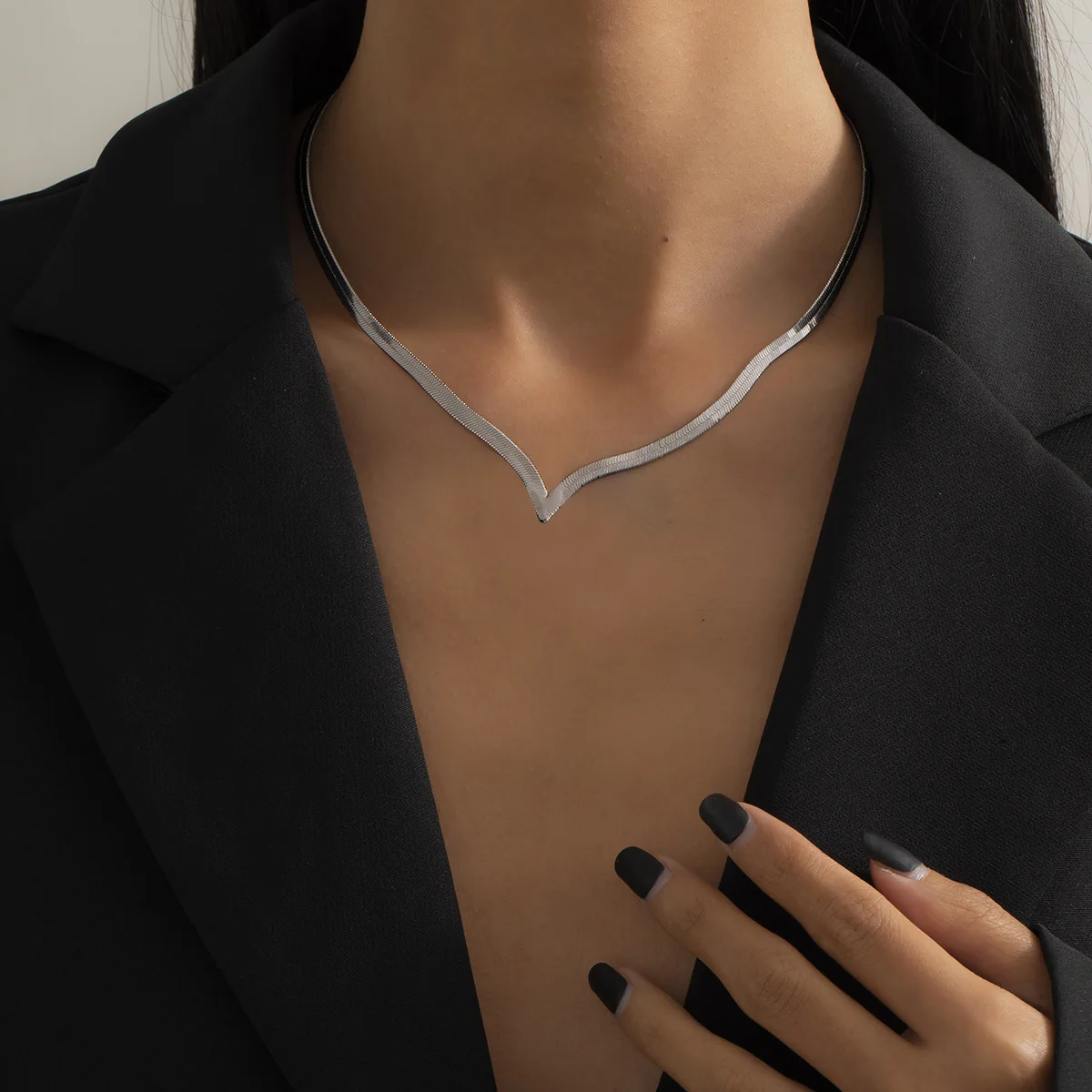 

V-shaped Flat Snake Bone Chain Necklace For Women Summer Design Sense Wild Clavicle Chain Ins Necklaces Accessories Female Gift