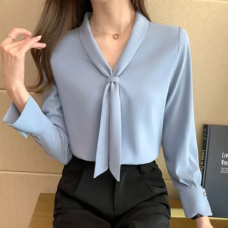 Модная женская блузка с длинным рукавом и v-образным вырезом белая шифоновая на