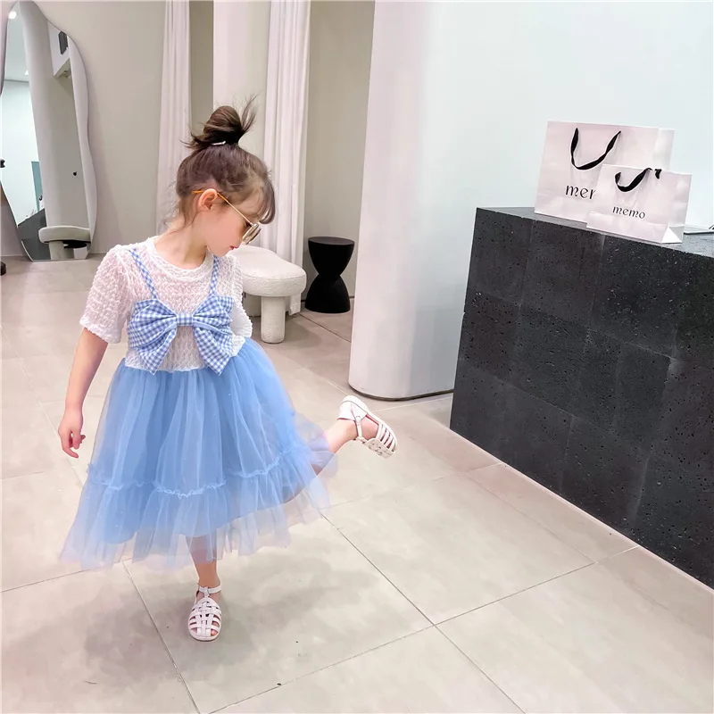 

Платье с круглым вырезом, до колена, с коротким рукавом