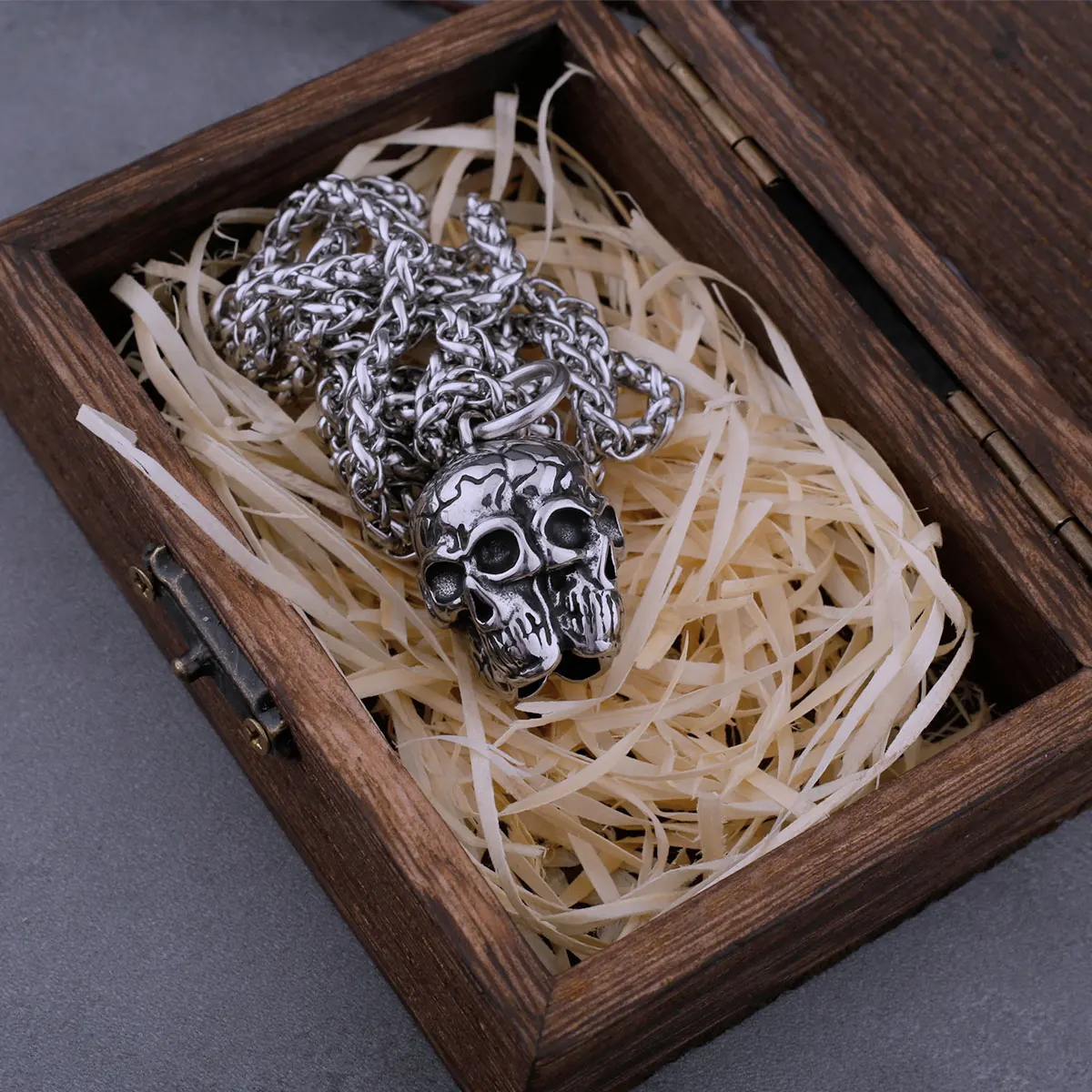 

Gothic Vintage Three Sided Skull Necklace Stainless Steel Men's Hip Hop Biker Fashion Pendant Party Rock Fashion Jewelry Gift