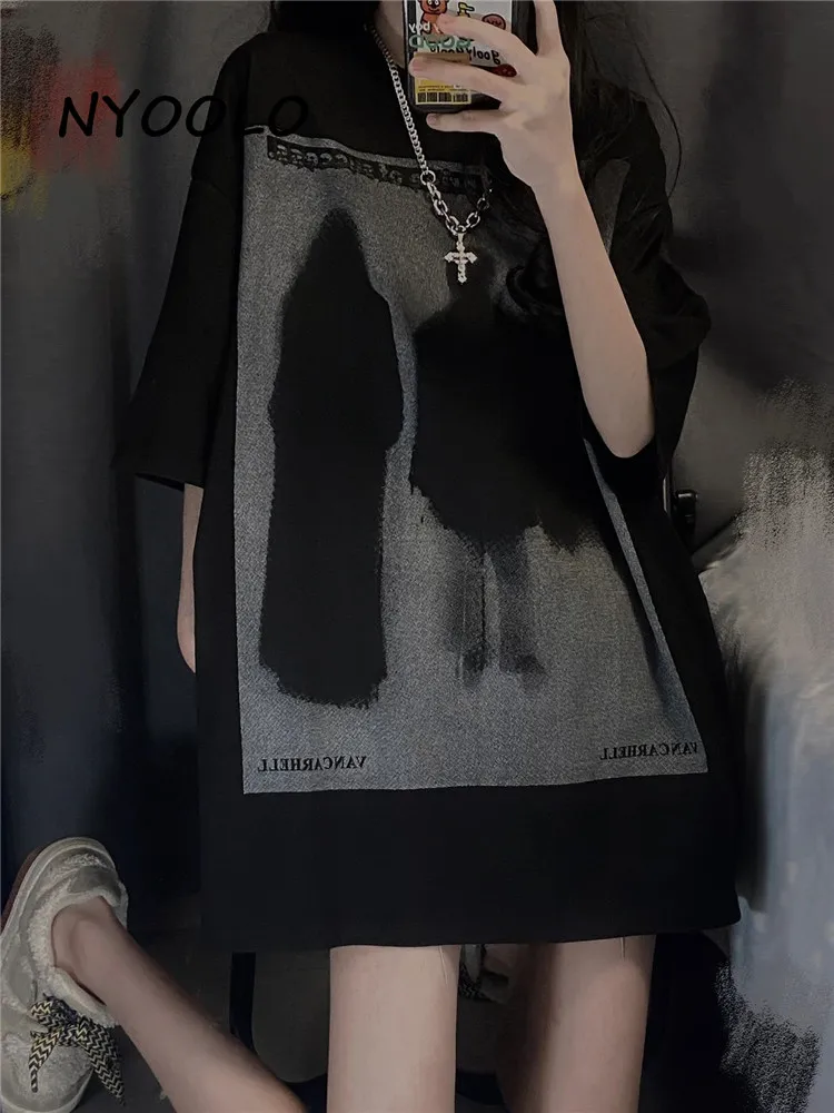 

NYOOLO Harajuku Streetwear Vintage Abstract Print Short Sleeve Black Goth T-Shirt Women Clothing 2022 Summer Oversized Tops Tee