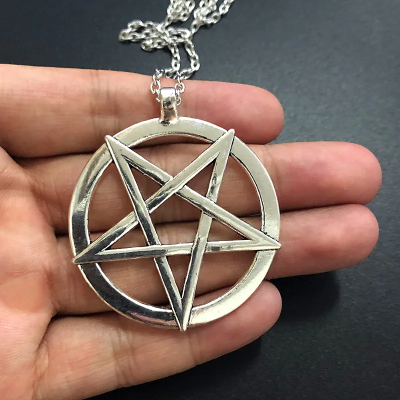 

Gothic Inverted Pentagram Pendant Pagan Satan Symbol Pentagram Necklace/Keychain Witchcraft Amulet Jewelry