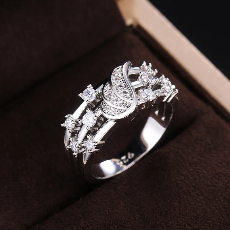 

New Trendy Silver Plated Angel Wings Rings For Women Shine White CZ Stone Inlay Fashion Jewelry Delicate Wedding Party Gift Ring