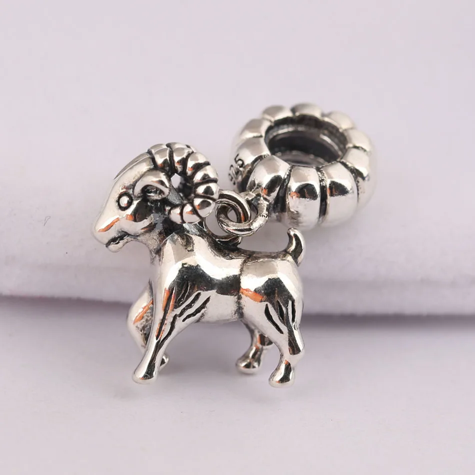 Шарм-подвеска из козы подходящий женскому браслету и ювелирные изделия сделай