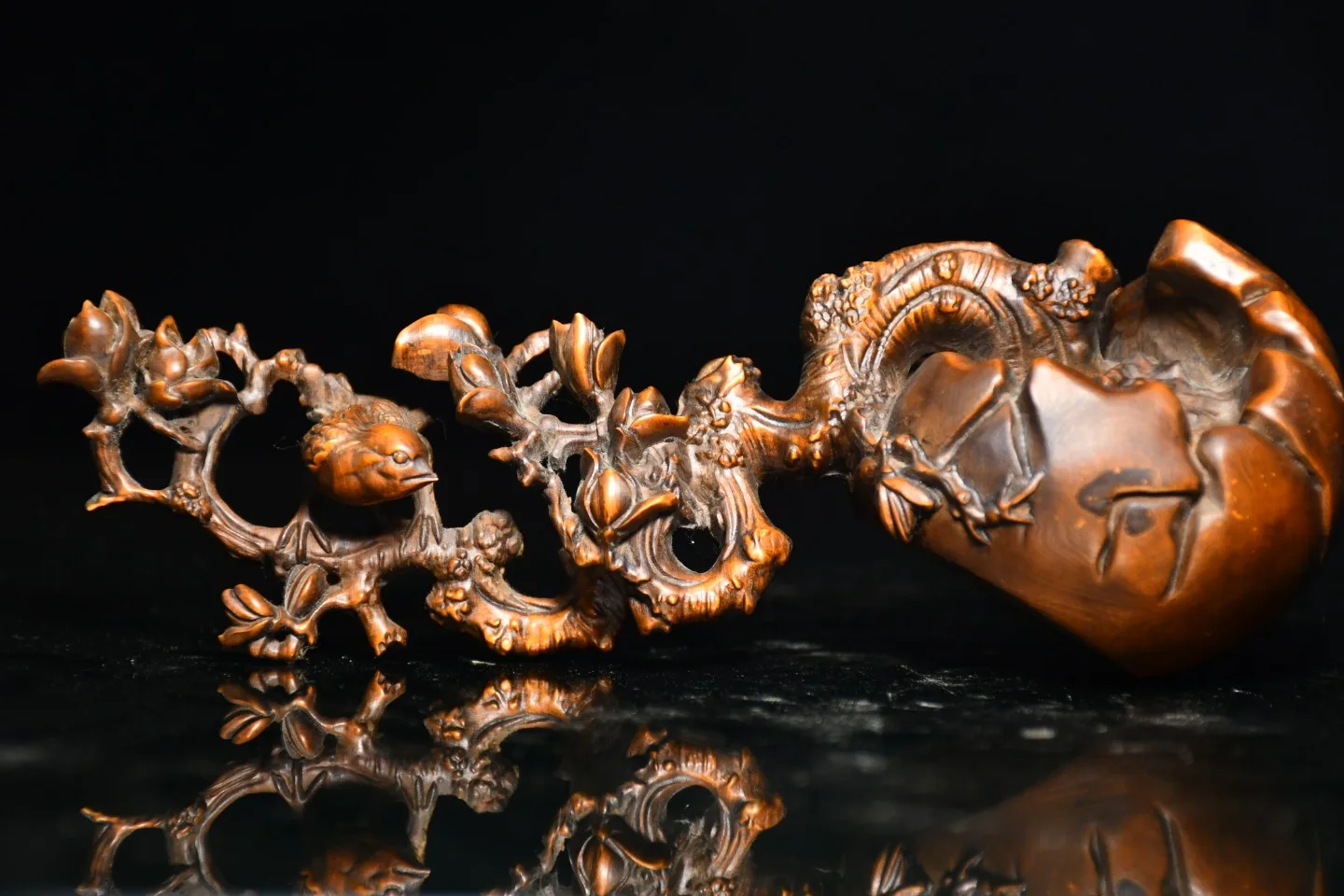 

7"Chinese Folk Collection Boxwood magpie plum bossom overjoyed happy event Gather fortune ornament Town house Exorcism