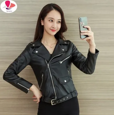 2024 новые модные женские гладкие мотоциклетные куртки из искусственной кожи с