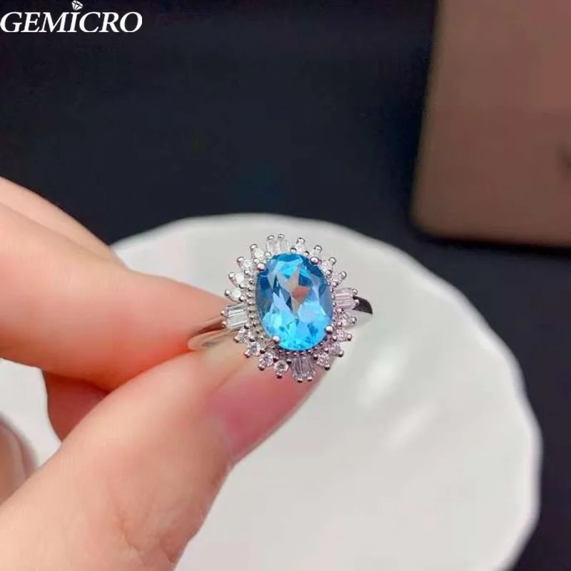 

Женское кольцо с натуральным голубым топазом, 7 Х9 мм