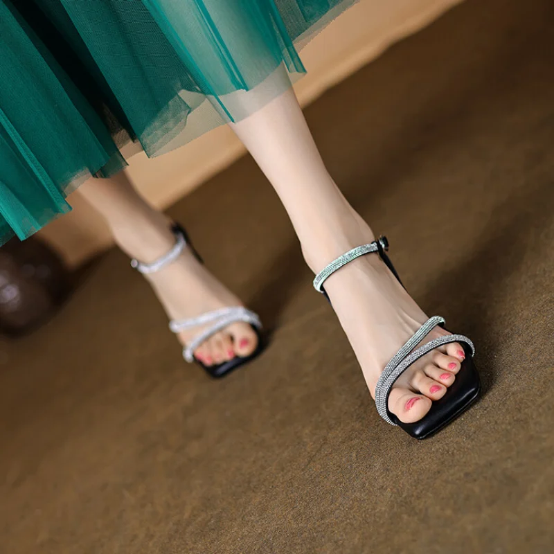 2023 Summer Pure Handmade Leather Stepping Poop Feeling Comfortable Fashion Sexy Bright Drill Heeled Sandals32-44   A515