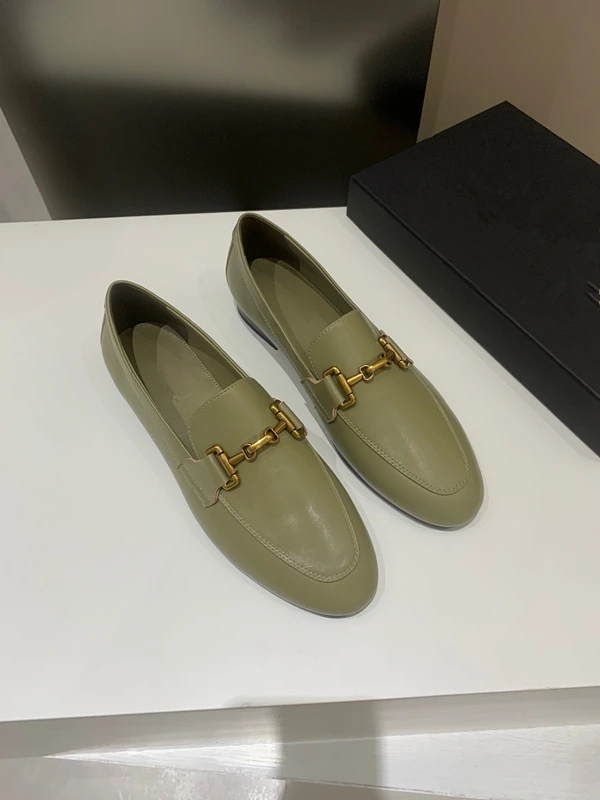 Туфли женские из натуральной кожи без застежки на плоской подошве