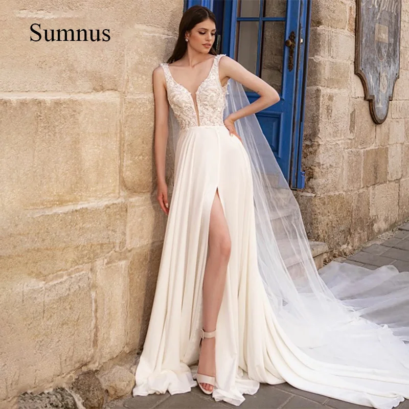 

Sexy Slit Wedding Dress V-neck Lace Appliques Train Bride Gown Floor Length Wedding Gowns Vestidos de Novia Plus Size