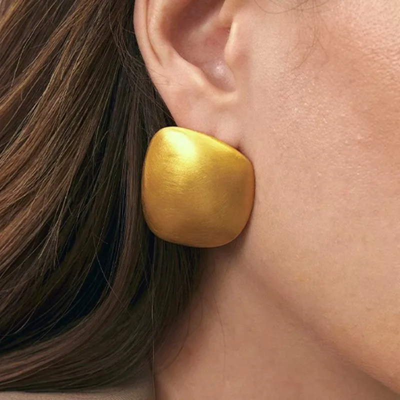 Винтажные металлические серьги-гвоздики Franch с геометрией неправильной формы для