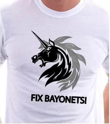 Футболка с изображением единорога