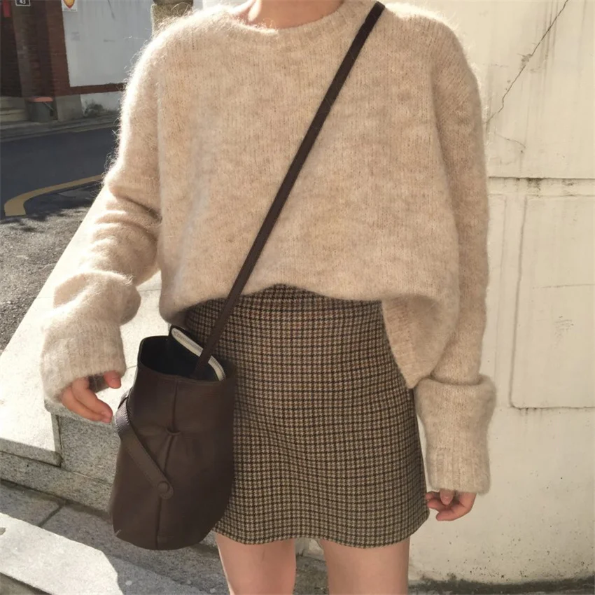 

Women's Retro Knitted Long Sleeved Warm Sweater, Fashion Coat, New Autumn And Winter Series