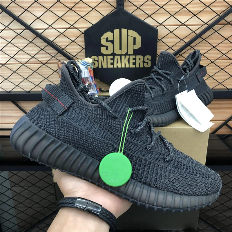 

2022 Running Shoes for Men Women Sneakers Lace Up Summer Outdoor Shoes Light Breathable Sports Trainers Zebra 3M Tail Light