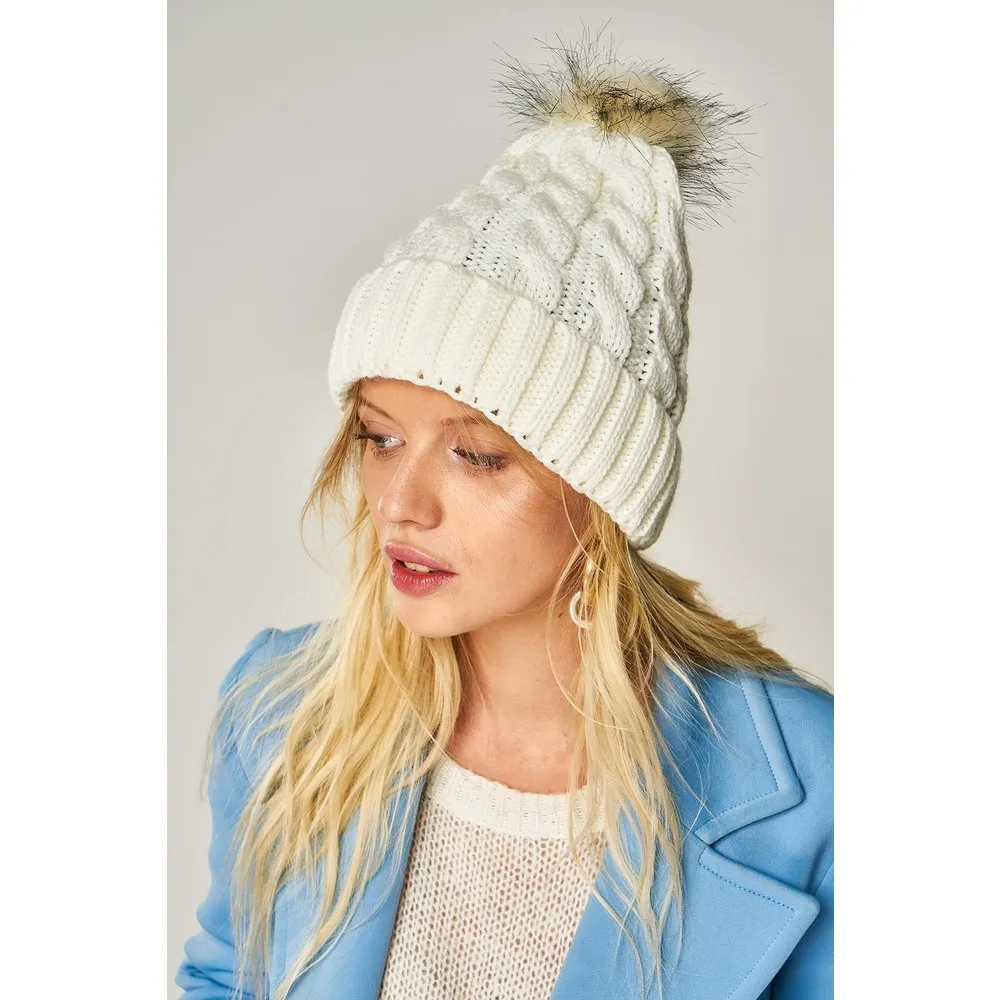 

Женский берет с помпоном Dorlie