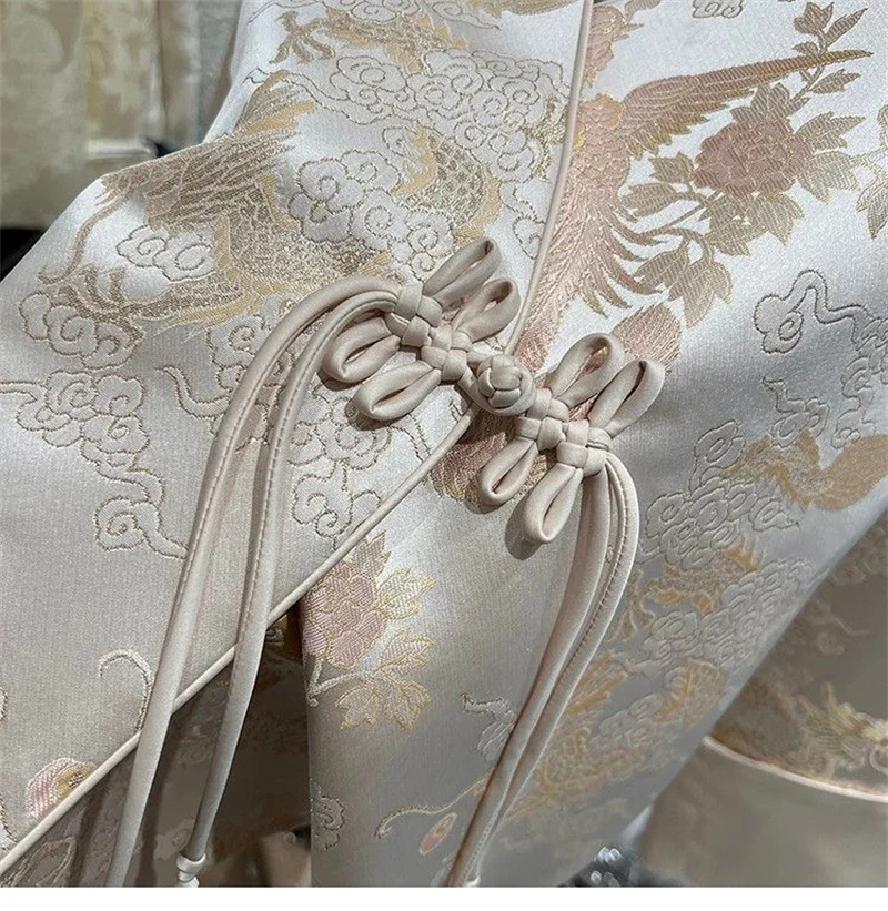 Женская жаккардовая куртка с круглым вырезом и пряжкой