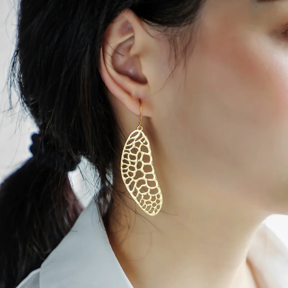 

Metallic earrings Personality creative cutout earrings Dragonfly wings earrings Stylish women's earrings cute earrings