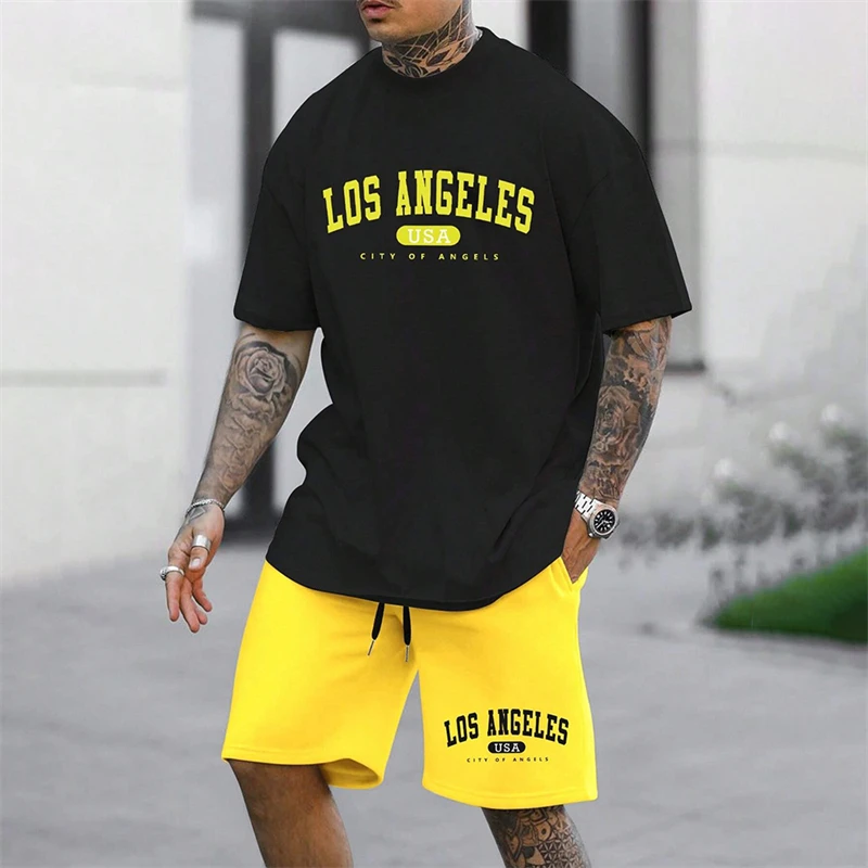 Мужской спортивный костюм